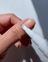 Load image into Gallery viewer, Cuticle Oil Pen // &quot;The Good Oil&quot; All-Natural Healing Cuticle &amp; Nail Oil
