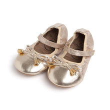 Load image into Gallery viewer, Talaria Littles with strap